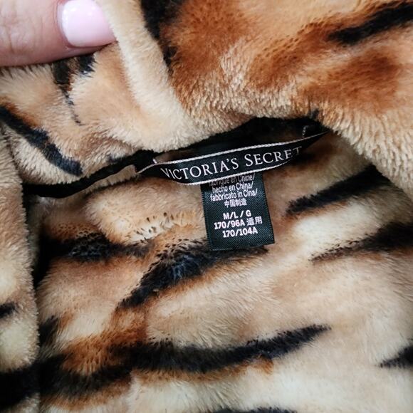 Victoria secret women's size medium large robe - Picture 4 of 5